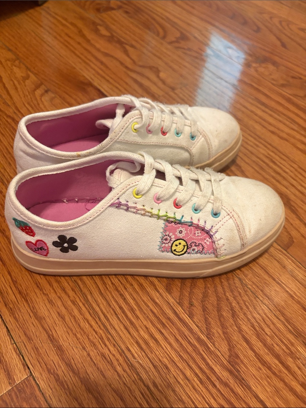 Steve Madden White Canvas Kids Sneakers with Pink Lining and Multicolor Accents